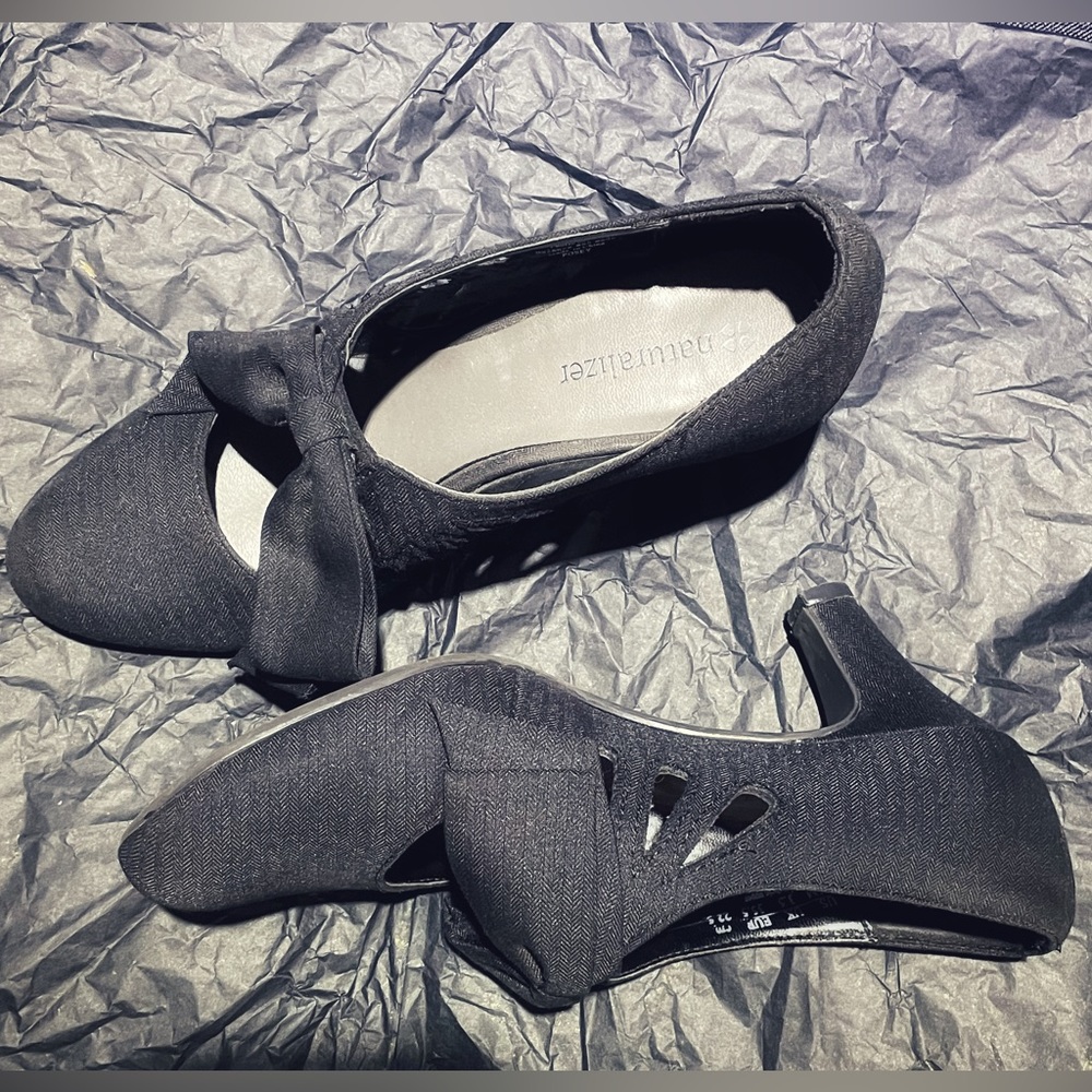 Naturalizer Bow Heels